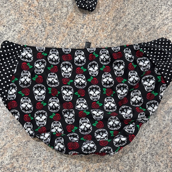 Hot Topic Skull Print Bikini with Red Accents and polka dots size medium - Picture 6 of 11